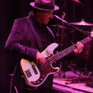 Meet your Posher, Dennis